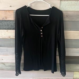 Henley Medium long sleeve black top